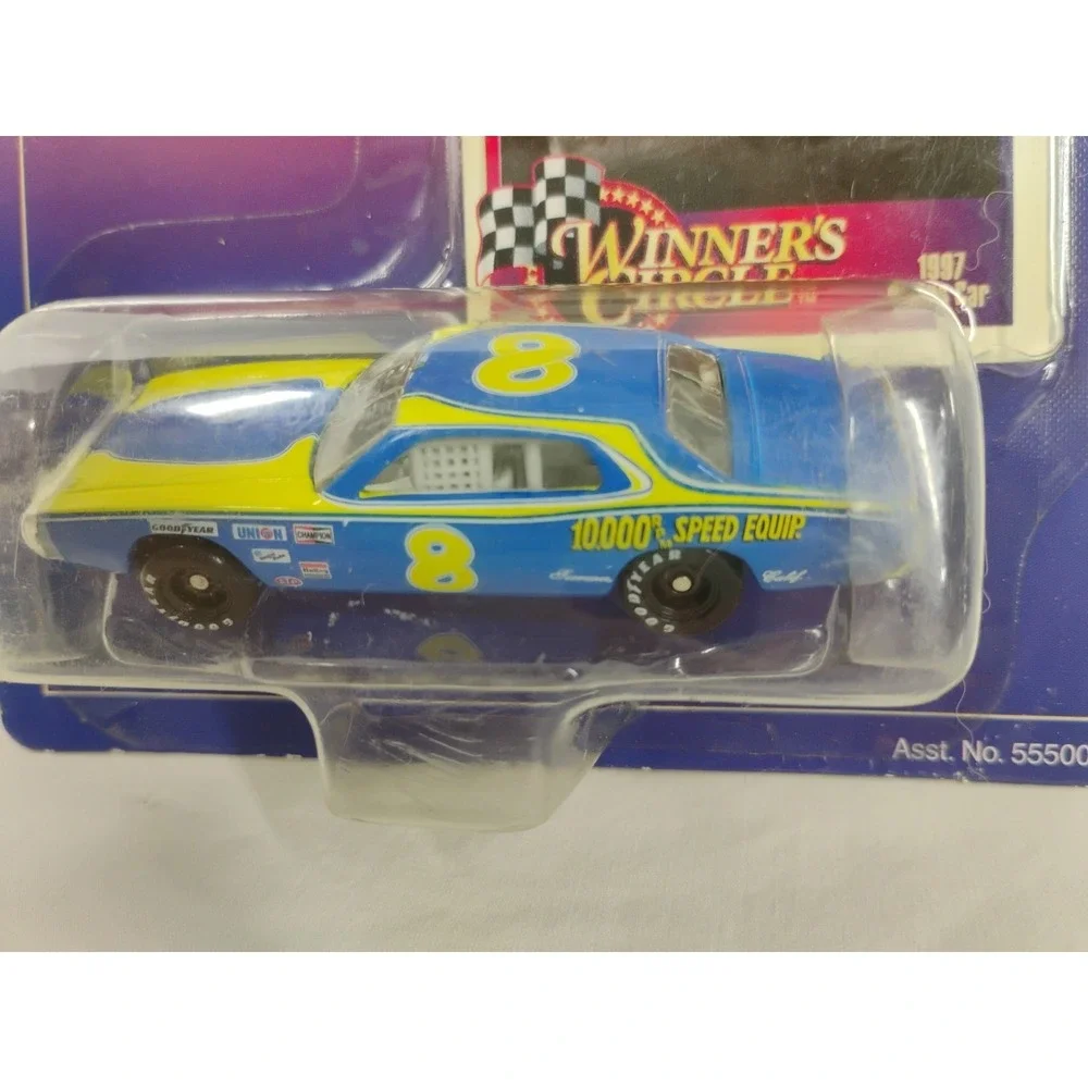 Winners Circle‎ Dale Earnhardt Sr. 1975 Dodge Bonus Car Lifetime Series Car/Card
